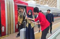 Antisipasi Musim Liburan, KCIC Tambah Loket Layanan Whoosh