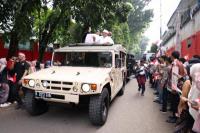 Ribuan Warga Meriahkan Kirab Panji dan Mahkota Binokasih di Hari Jadi Kab Bogor