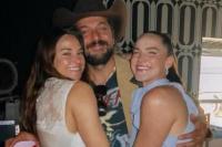 Liburan Bareng, Shailene Woodley dan Lucas Bravo Unggah Foto Romantis 