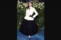 Ini Dukungan Andrew Garfield untuk Monica Barbaro yang Debut di Karpet Merah Met Gala 2025