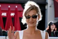 Idap Lyme Disease, Kesehatan Supermodel Bella Hadid Menurun Lagi 