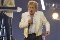 Kejutan, Lima Anak Rod Stewart Beri Penghargaan Lifetime Achievement Award di AMA 2025