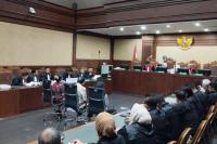 Hakim Perintahkan Uang Rp915 M dan Emas 51 Kg Zarof Ricar Dirampas Negara