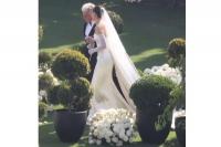 Mewah dan Romantis, Hailee Steinfeld dan Josh Allen Gelar Pernikahan di California