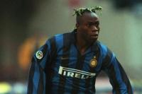 7 Pesepak Bola dengan Rambut Paling Unik Sepanjang Masa