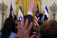 Sebut Dirinya Pembawa Perdamaian, Trump Dukung Serangan Israel ke Iran