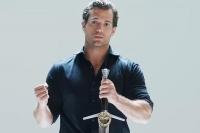 Begini Kondisi Henry Cavill setelah Cedera dari Latihan untuk Film Highlander