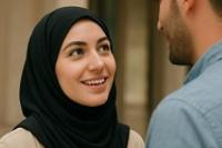 Mengapa Muslim Dianjurkan Tersenyum? Ini Keutamaan Wajah Ceria dalam Islam