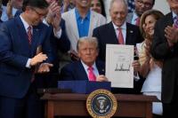 Demokrat Sebut UU Pajak Trump Singkirkan Orang Miskin dari Layanan Kesehatan