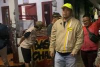 Tinjau Lokasi Banjir Jakarta, Politisi PKB Bagikan Nasi Bungkus dan Sembako