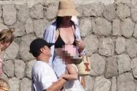 Baru Saja Putus dari Orlando Bloom, Katy Perry Kepergok Liburan Bareng dengan Sang Mantan