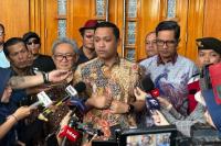 Ronny Sebut Urusan Amnesti Hasto Diserahkan ke Tim Kuasa Hukum 