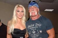`Hogan Knows Best` Tunjukkan Sisi Lain Hulk Hogan yang Biasanya Garang di Atas Ring   