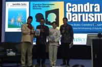 Lagu Baru dan Buku Dirilis Candra Darusman di Usia 68 Tahun