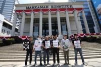Aksi Teatrikal Iwakum depan Gedung MK, Minta Perlindungan Wartawan Dipertegas