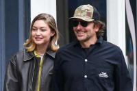 Gigi Hadid Promosikan Film Sang Pacar Bradley Cooper `Is This Thing On?`