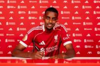 Isak Belum Debut di Liverpool, Arne Slot Beri Jawaban