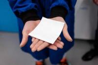 Ilmuwan Muda Ciptakan Kain Pendingin yang Mampu Turunkan Suhu Tanpa AC