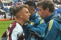 Gokil, Bek Aston Villa Lanjut Main meski Benjol di Pelipis