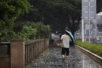 Ratusan Penerbangan di China Selatan Dibatalkan akibat Topan Ragasa