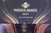 Menko Muhaimin Beri Penghargaan Mandaya Awards ke Pelaku PM