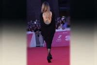 Premiere Film Couture, Angelina Jolie Pamerkan Tato Keren di Punggungnya