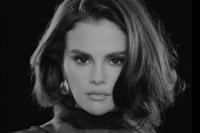 Tonton Video Musik In the Dark Selena Gomez, Soundtrack Nobody Wants This!