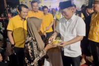 Bagikan Sembako di Sidoarjo, Adies Kadir: Ultah Golkar, Ultah Rakyat