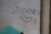 Pacaran saat SMA, Kenapa Disebut "Cinta Monyet"?