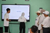 Mendikdasmen Takjub saat Lihat Siswa Tunanetra Manfaatkan IFP