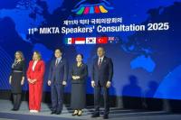 Ketua DPR Singgung Perdamaian Dunia di Forum Parlemen Negara Middle Power