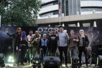 Aktor Chicco Jerikho dan Sutradara Anggy Umbara Orasi di Gedung KPK