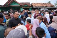 Mendes Dampingi Presiden Panen Raya Bareng Petani di Karawang