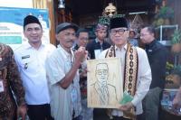 Buka Pameran Produk Unggulan, Mendes Dorong Pelaku Usaha Desa Naik Level