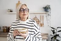 4 Nutrisi Penting yang Perlu Dijaga setelah Usia 50