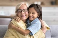 Studi: Berpelukan Setiap Hari Bantu Jaga Kesehatan Mental