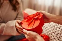 Inspirasi Hadiah Valentine yang Cocok untuk Rekan Kerja