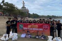 Panji Bangsa Bali Gelar Aksi Go Green, Bersihkan Pantai Kuta