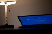 Pemilik Situs Pornografi OnlyFans Mati Digerogoti Kanker