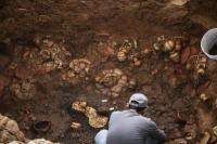 Arkeolog Temukan Makam Kuno Berisi Emas dan Artefak di Panama
