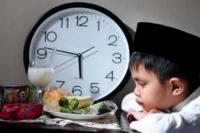 Bunda, Ini 5 Cara Mudah Ajarkan Anak Puasa