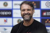 Pelatih Persija Kritik Lapangan JIS usai Ditahan Imbang Dewa United