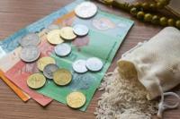 Hukum Bayar Zakat Fitrah dalam Islam, Apakah Wajib?