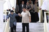 Hasto Ungkap Momen Akrab Megawati-Prabowo di Istana: Seperti Teman Lama