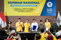 Menko PM Ajak Alumni UT Ikut Songsong Hilirisasi dan Tanggulangi Kemiskinan