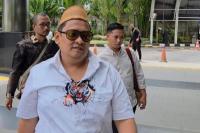 Terseret Dugaan Korupsi Bea Cukai, Haji Her Klaim Tak Kenal Tersangka